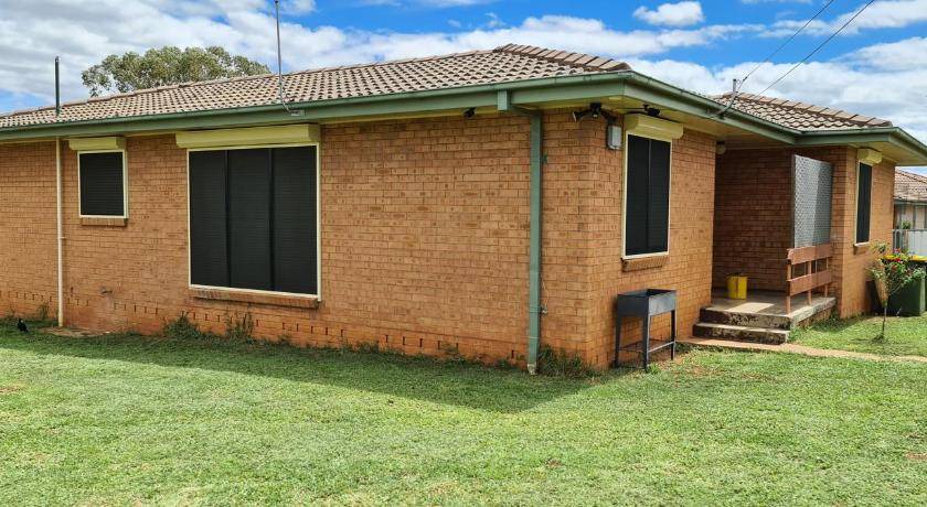 Dubbo House | House ∙ 3 bedrooms ∙ 8 guests