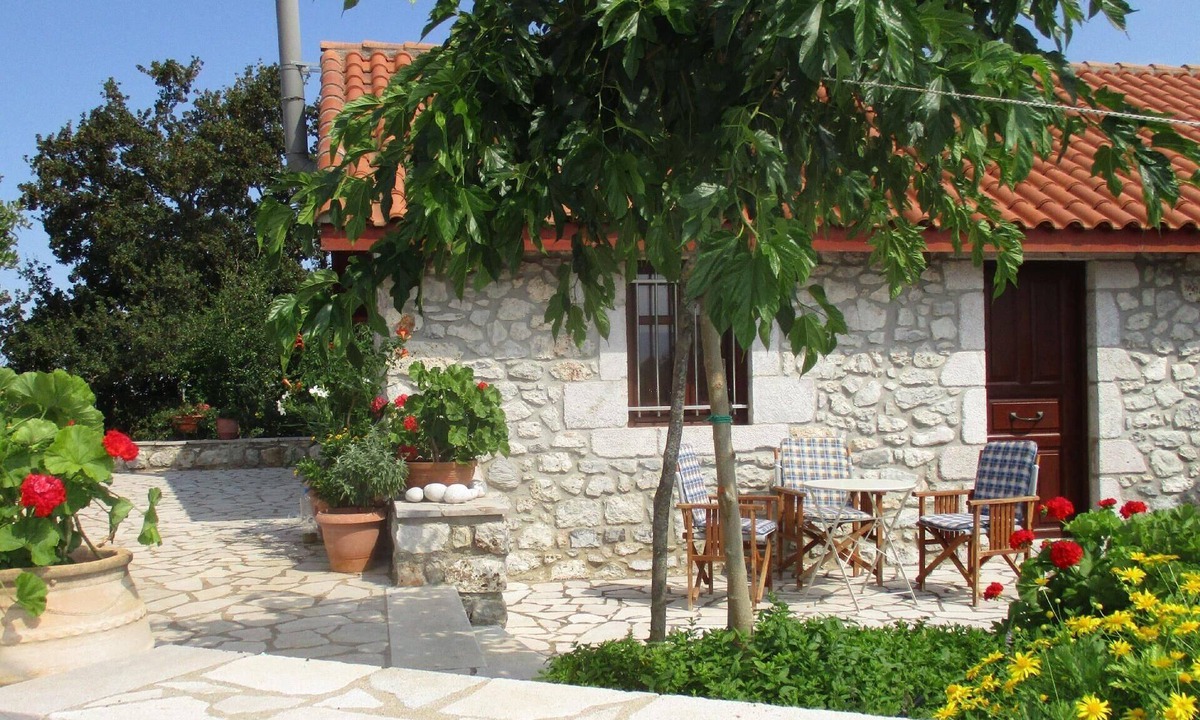 Fokiano House | House in Leonidio with Parking and Unique View