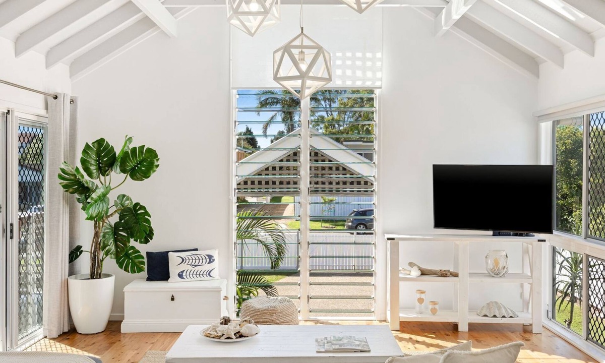 Hume Street Golden Beach | Golden Beach