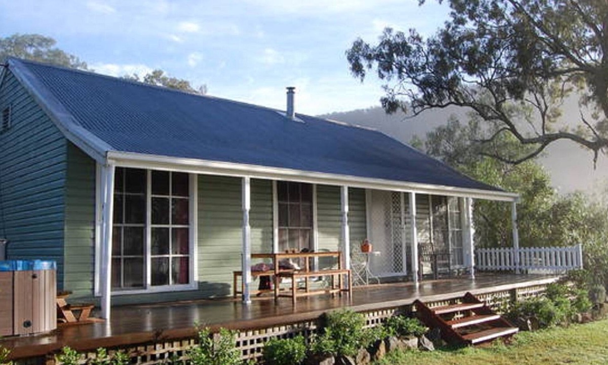 Rosebrook Cottage | Hunter Valley - Romantic luxury spa cottage - awesome views Cadair Cottage No 1