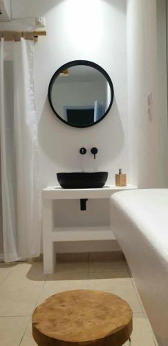 Ios Town Apartment | Ilias Place