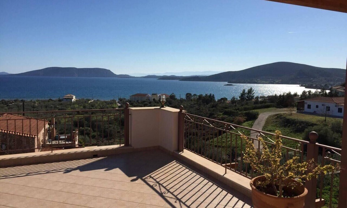 Ermionida House | Immaculate 3-Bed House in Ermioni