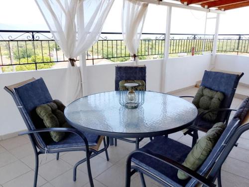 Piperitsa House | INFO στούντιο