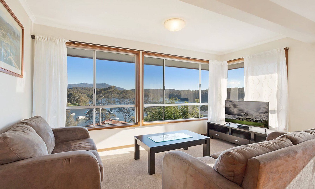 Narooma House | Inlet Views @ The Loop