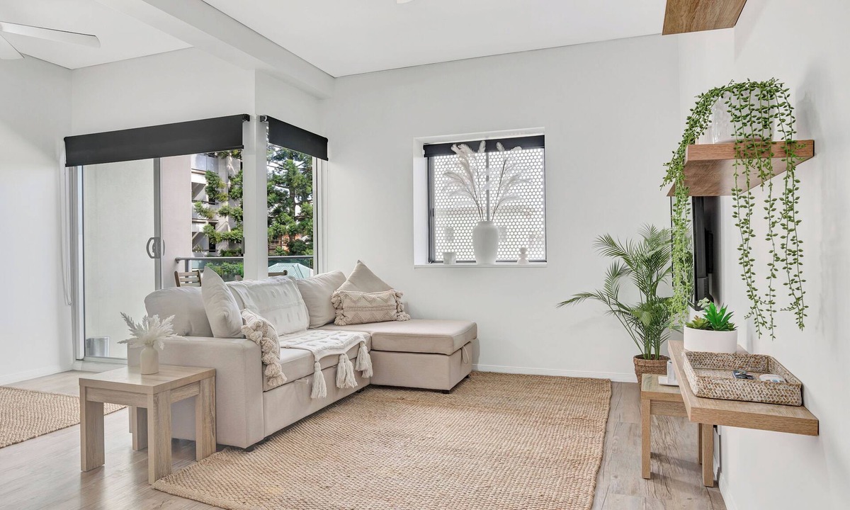 Spring Hill Apartment | Inner City Gem. Right next to the St Andrews Hospital and Roma Street Parklands.
