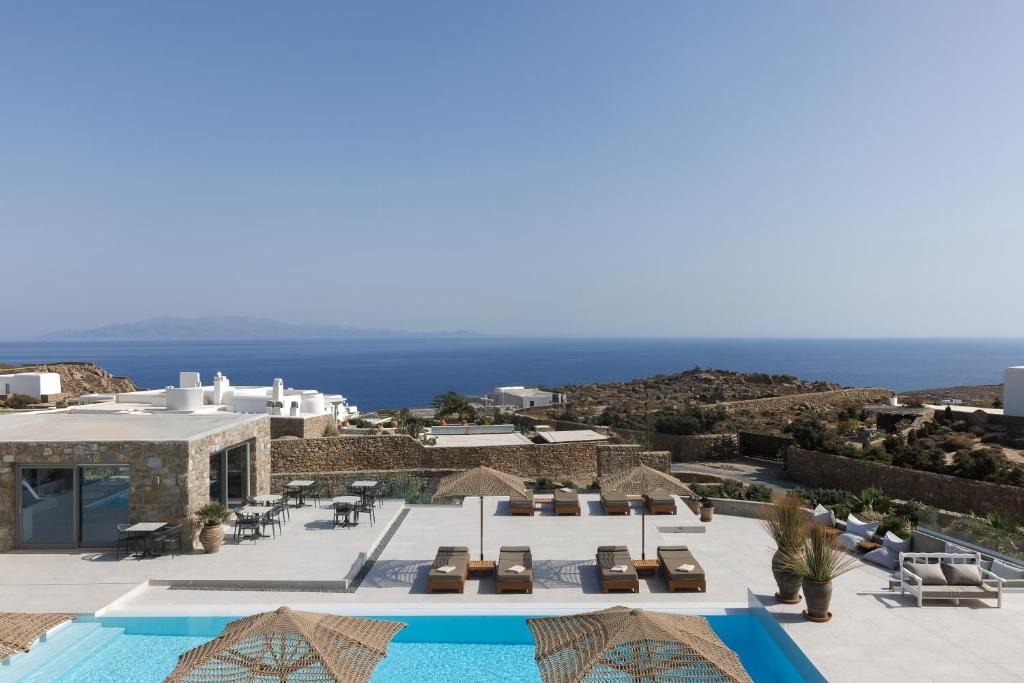 Plintri Hotel | Ionic Suites