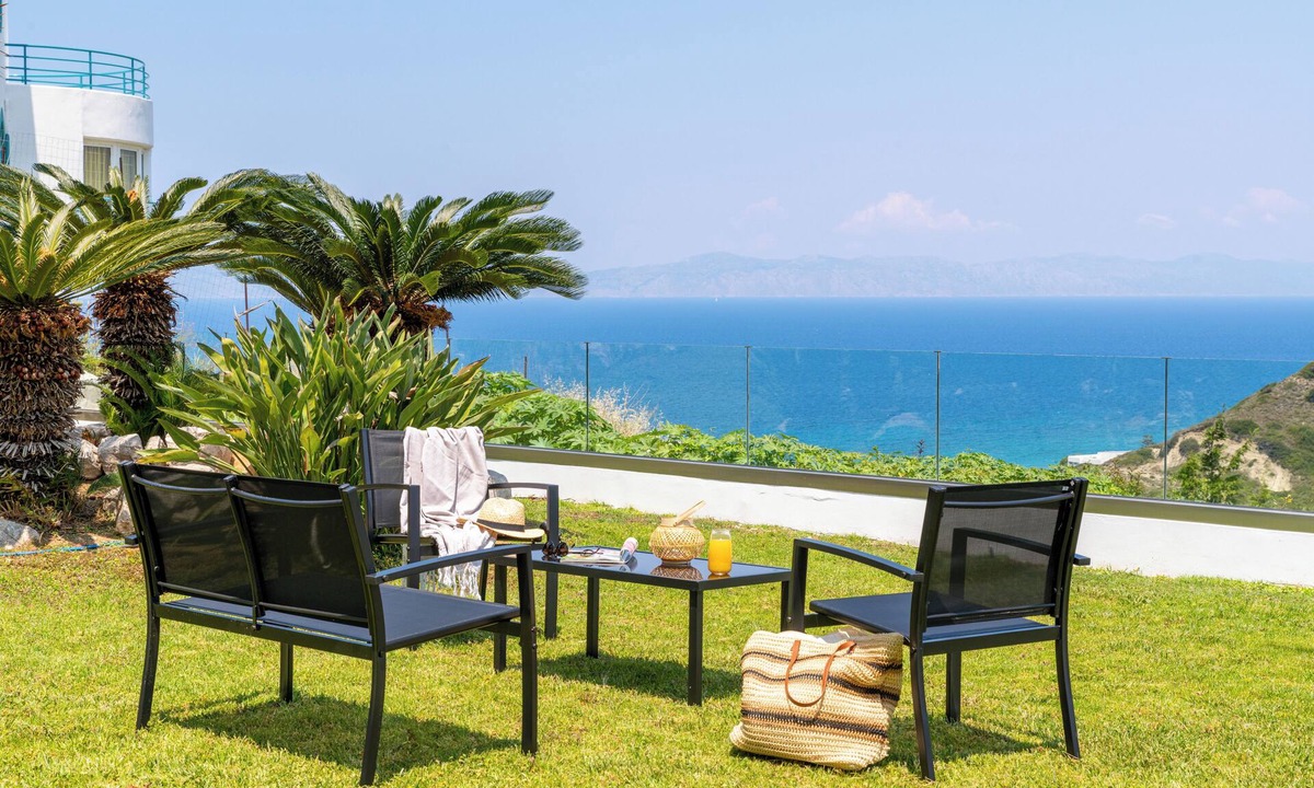Petaloudes Apartment | Island Hills- Sunshine, Apartment