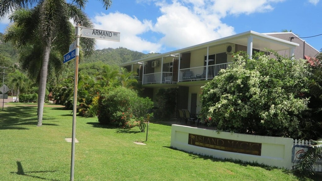 Arcadia House | "ISLAND MAGIC TOWNHOUSE 1" in Arcadia