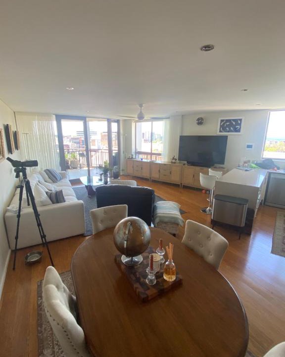 Wollongong CBD House | It's Paradise Here, Private Room with Breakfast and 2 cats