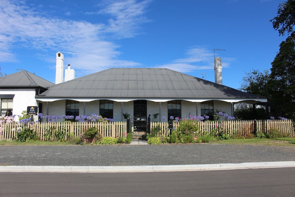 Campbell Town Bed & Breakfast | Ivy on Glenelg