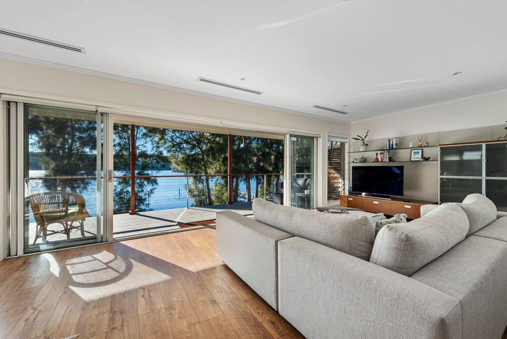 Kings Point House | James Cres 52 Kings Point