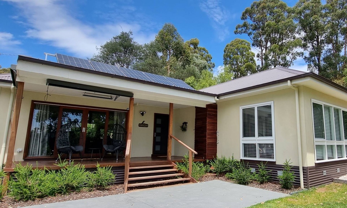 Marysville House | Just a short stroll to Marysville Township.
