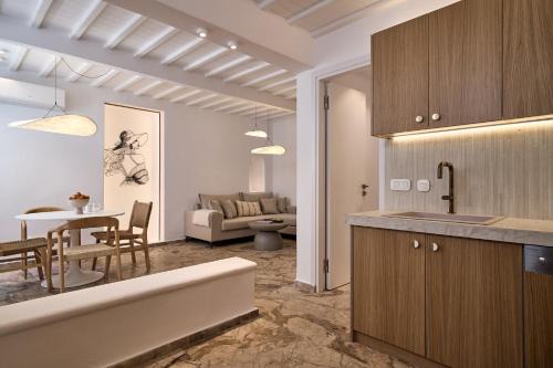 Mykonos Town House | Kaitlyn's Residence