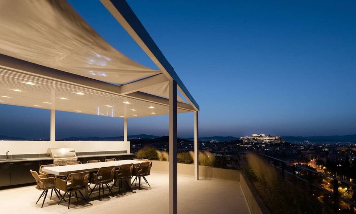 Kinosargous Apartment | Kalypso, Urban APT w/Unique Views of Acropolis!