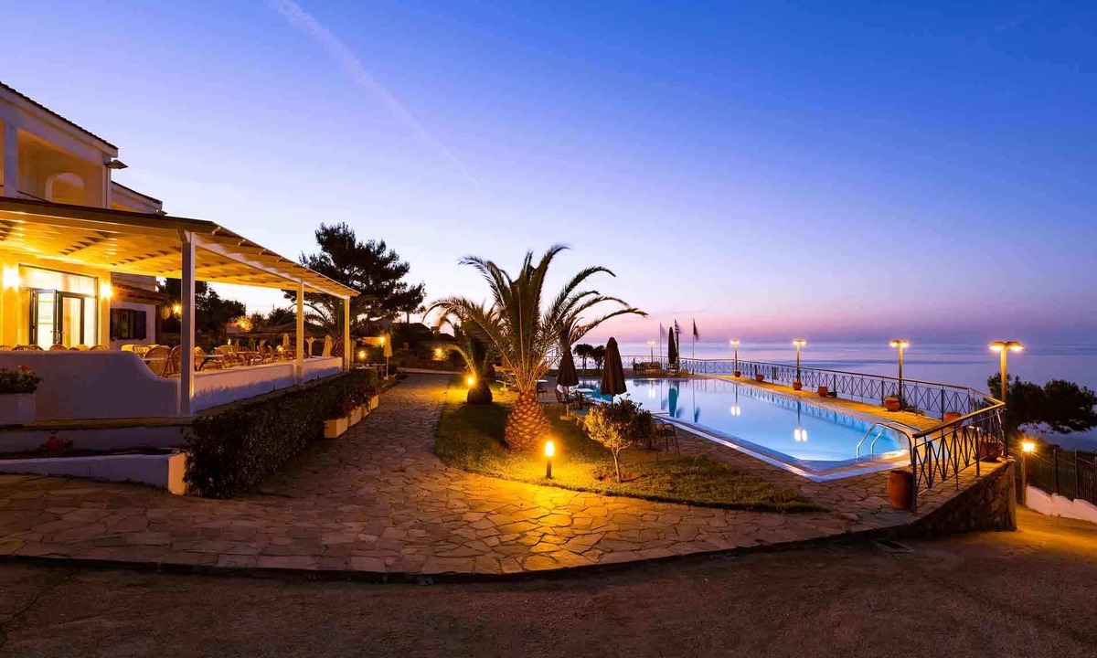 Gialiskari Hotel | Karras' Star Hotel