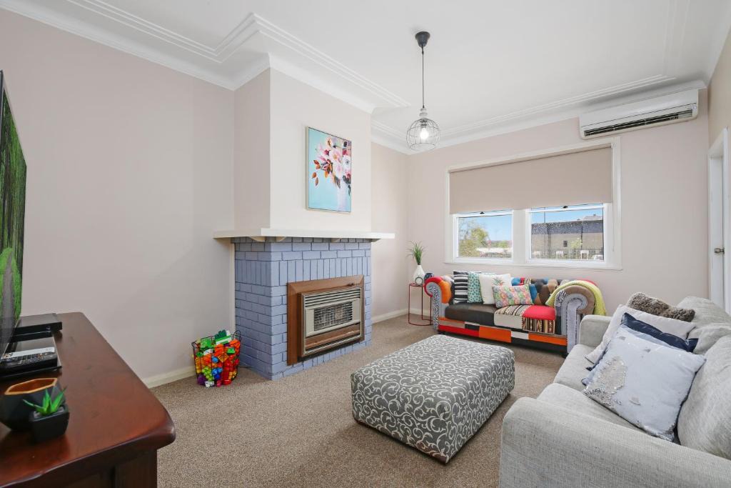 West Tamworth House | King's Park