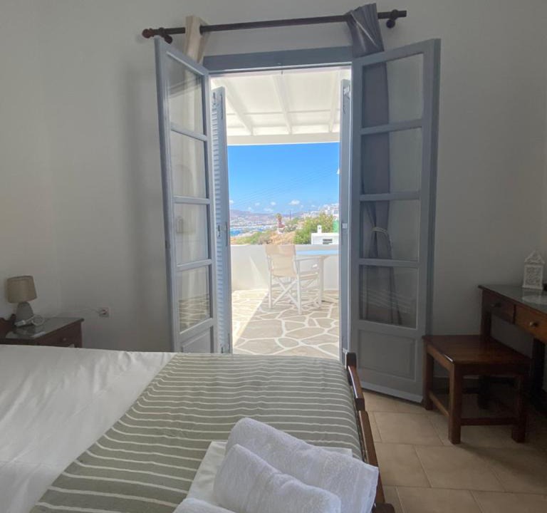 Parikia Apartment | Kirki Rooms on the Hill
