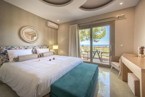 Alykes Hotel | Koukounaria Hotel & Suites