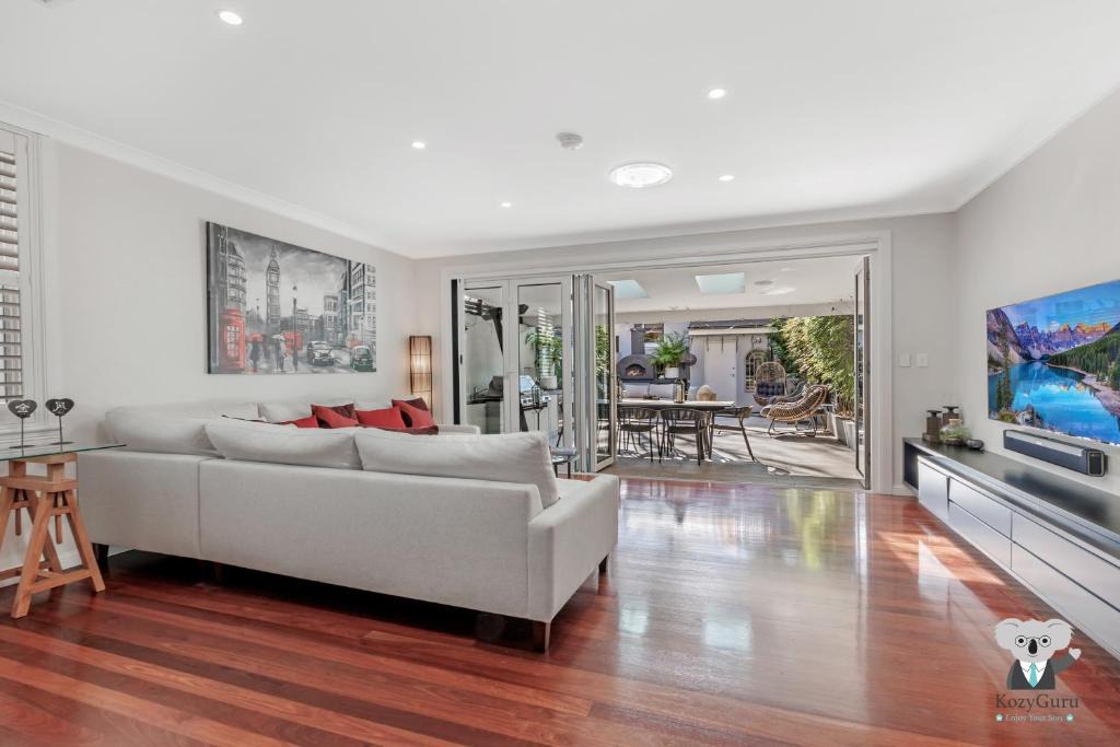 Redfern Apartment | KOZYGURU / Redfern / Comprehensive Funky /5 Bed House