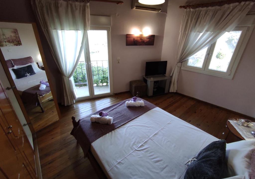 Lesbos Apartment | LAFION HOUSE