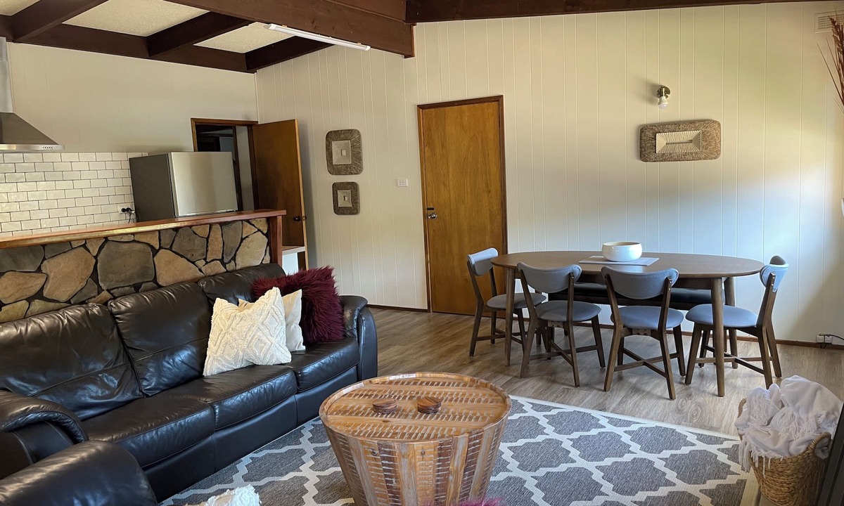 Goughs Bay House | Lake and Mountain Retreat