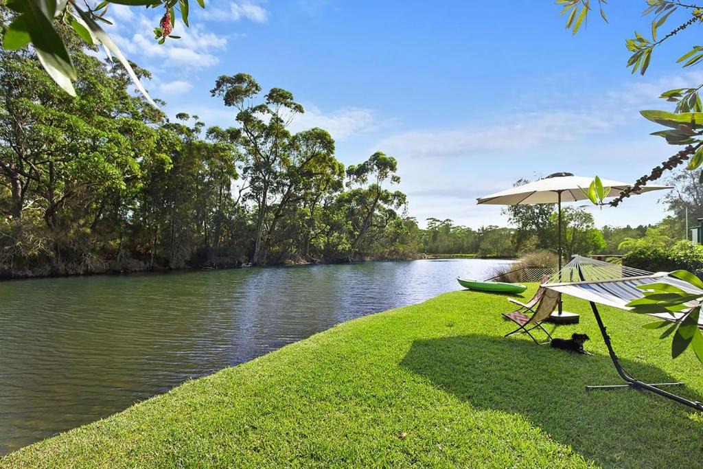 Lake Tabourie House | Lake Frontage
