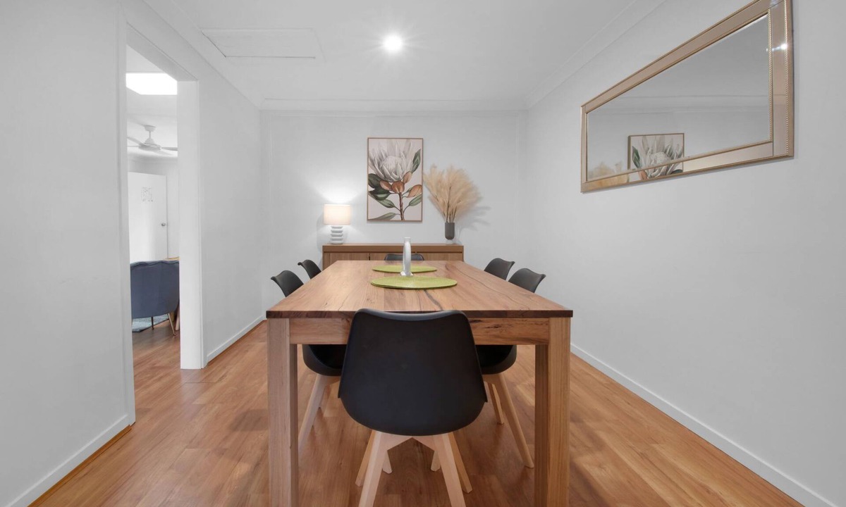East Wagga Wagga Apartment | Langdon Hideaway - CBD Location, Modern Comforts