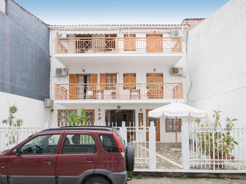 Skiathos Town House | LAURA Skiathos