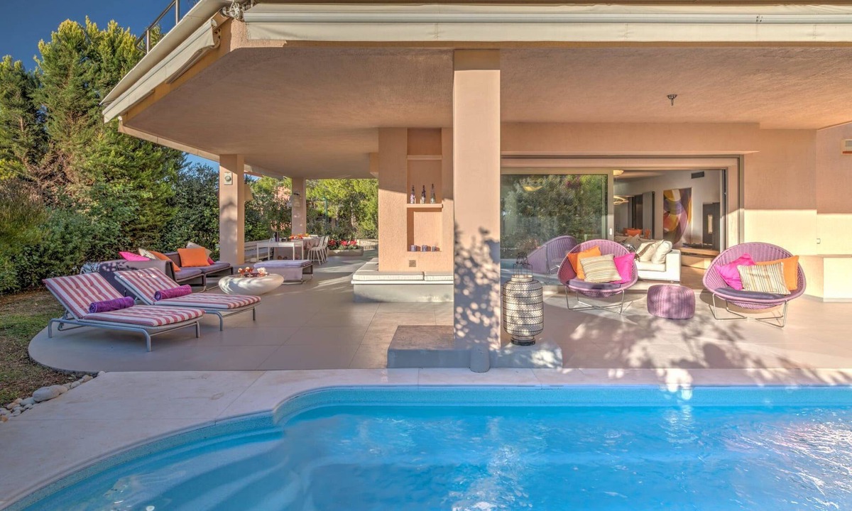 Saronikos Villa | Lavish Athens Villa | Villa Melody | 4 Bedrooms | Beachfront!