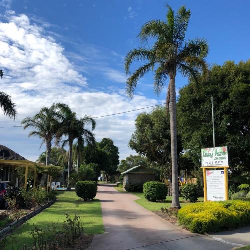 Lakes Entrance Apartment | Lazy Acre Log Cabins