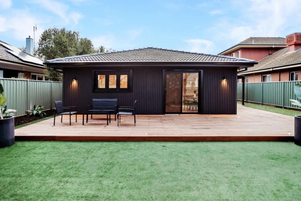 Benalla West House | Leafy Retreat - Benalla