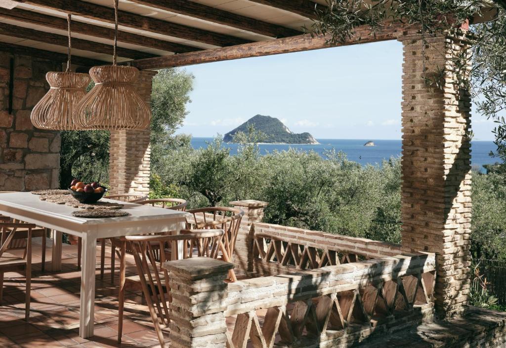 Porto Koukla Apartment | Leeda's Village