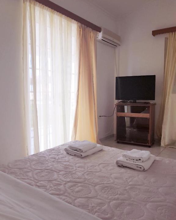 Spata-Artemida Apartment | LIA HOUSE