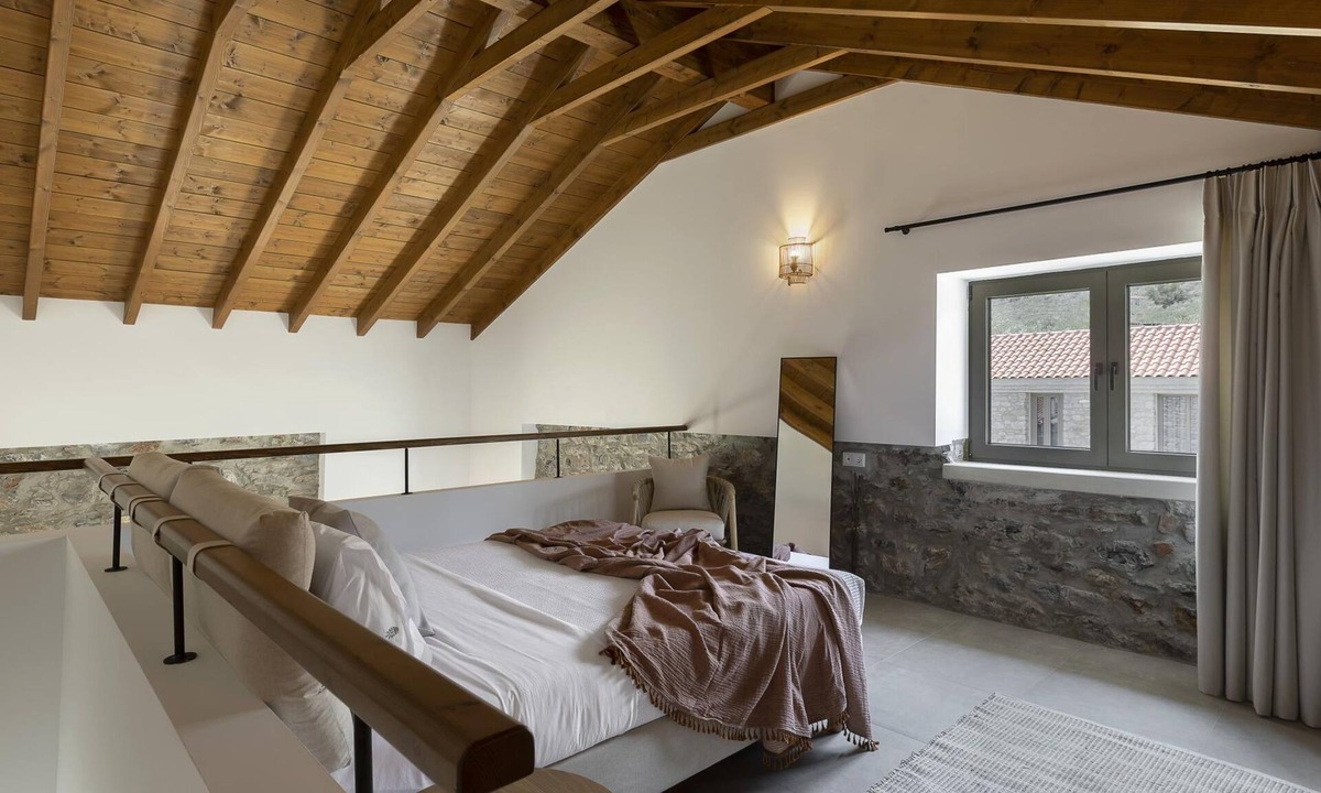 Sourpi Apartment | Lichnos Luxury Maisonette 1