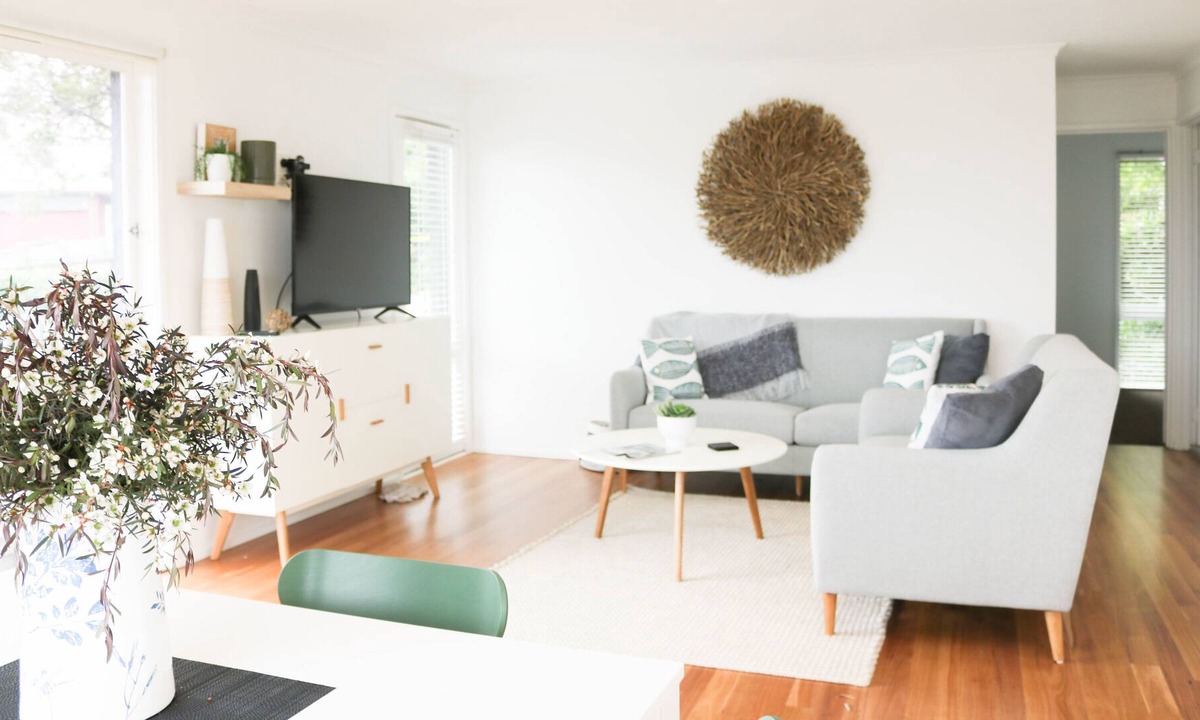 Merimbula House | Lochview - 3 bedroom, pet friendly home with great views! 2+ nights