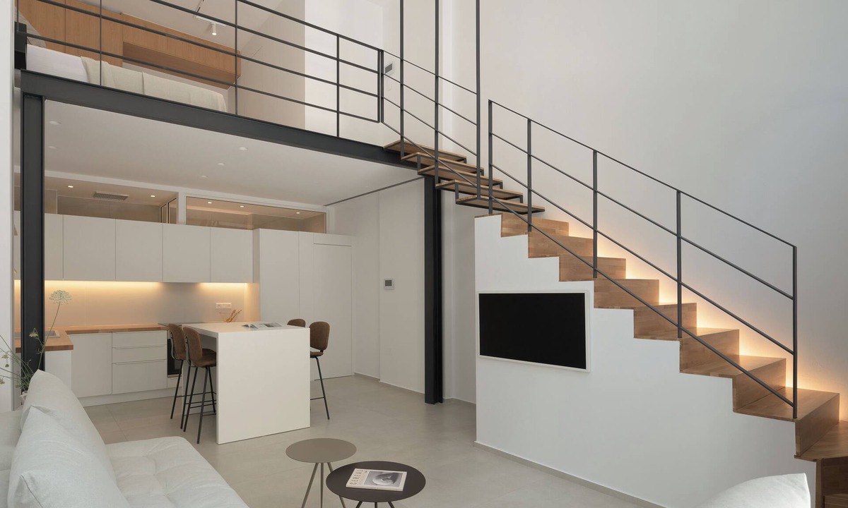 Old Quarter House | Loft 26:Bright,Central,Well tended