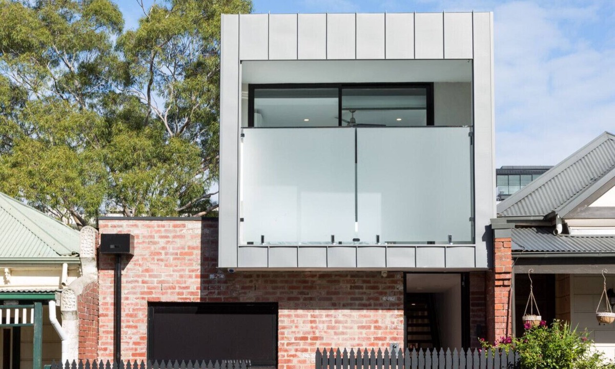 Collingwood Apartment | Lola Sophisticated Roof Top