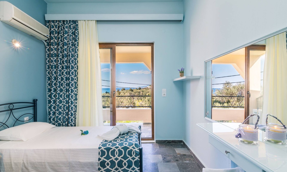 Paramonas Hotel | Loukia Luxury Apartments