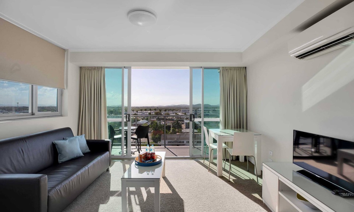 Mackay Apartment | Lovely dual key apartment in heart of Mackay!