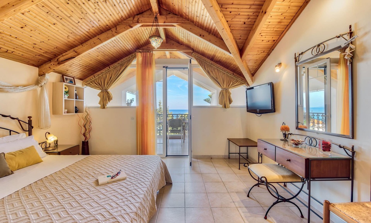 Amoudi Apartment | Lovely Sea-View Loft Up To 5 Adults