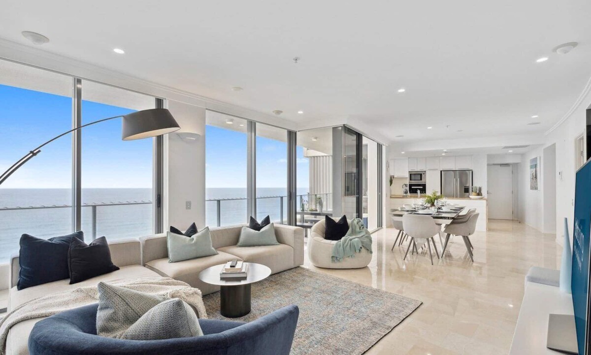 Broadbeach Apartment | Luxe 3 Bd Beachfront Broadbeach, Pool,Gym,Sauna