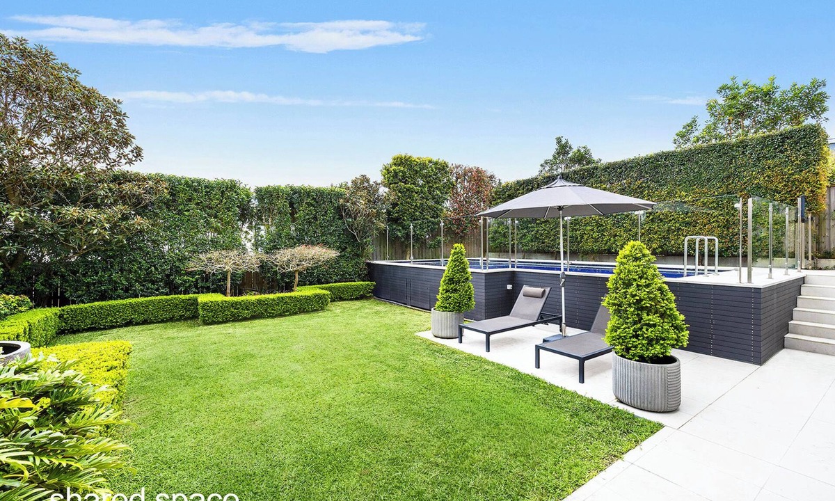 Vaucluse House | Luxe at Kings – Spacious 1BR Guest Suite with Pool & Garden Access