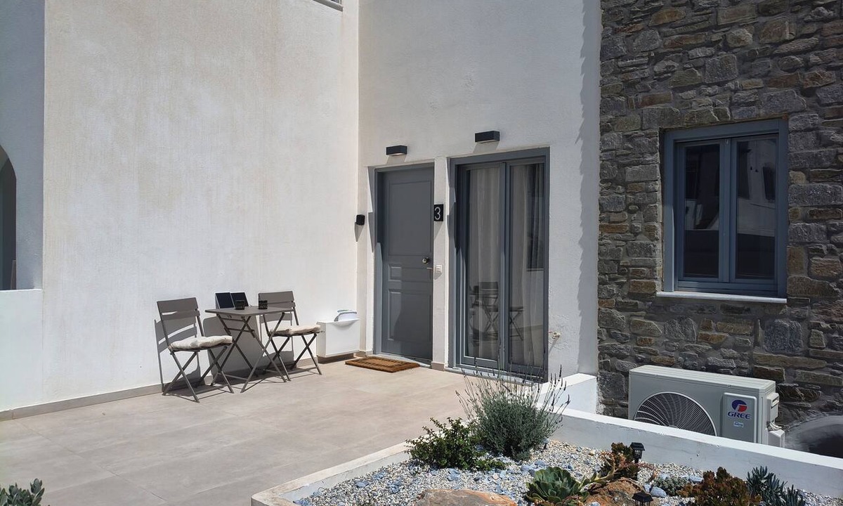 Aliki Apartment | Luxurious apartment in the heart of the village with easy beach access