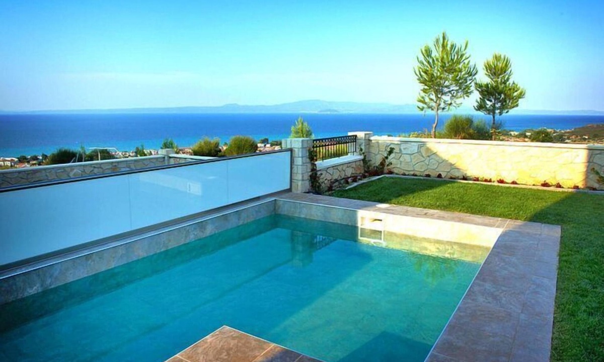 Pallini House | Luxurious villa on Halkidiki peninsula with private pool