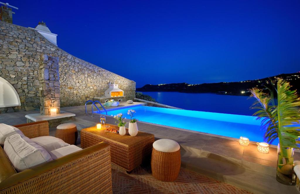 Elia Villa | Luxurious Villa Ostria