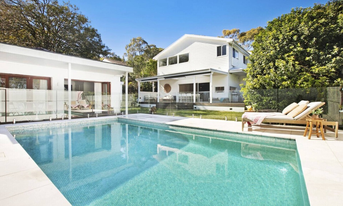 North Manly House | Luxury Beach House with Pool Near to Manly Beach