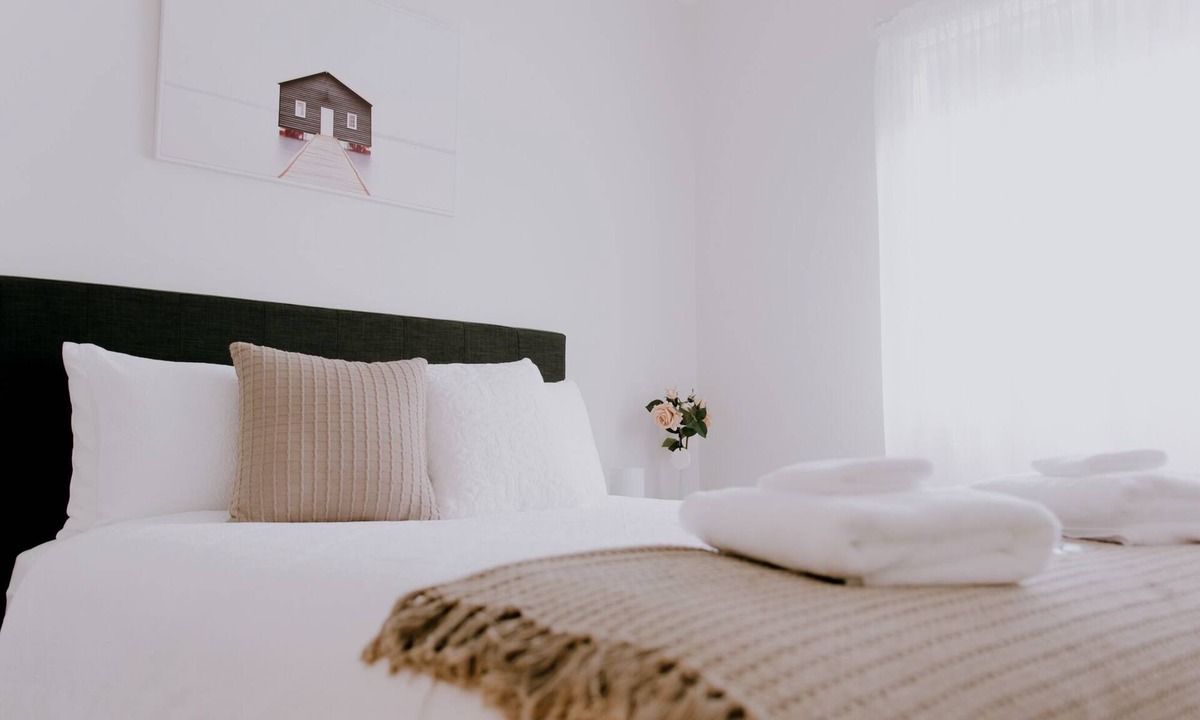 Central Mudgee House | Luxury Guesthouse , 2 Bedroom 2 Bathroom , Perfect Location