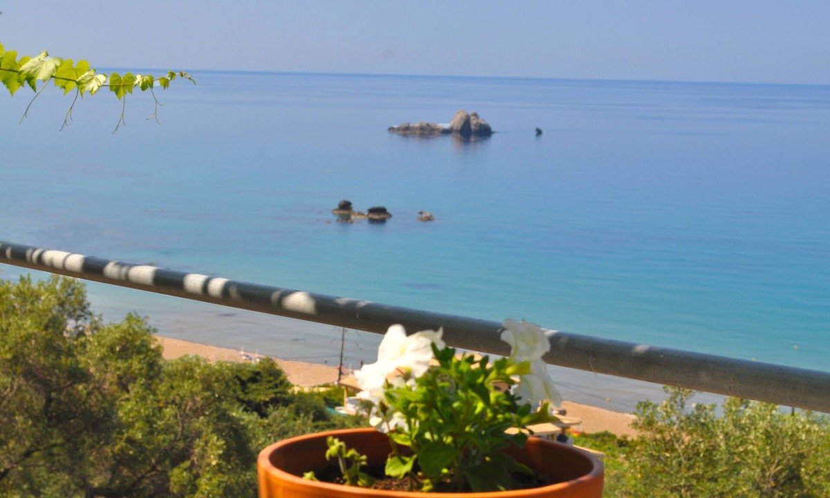 Parelia Apartment | Luxury Loft Apartment with Pool - Pelekas Beach, Corfu