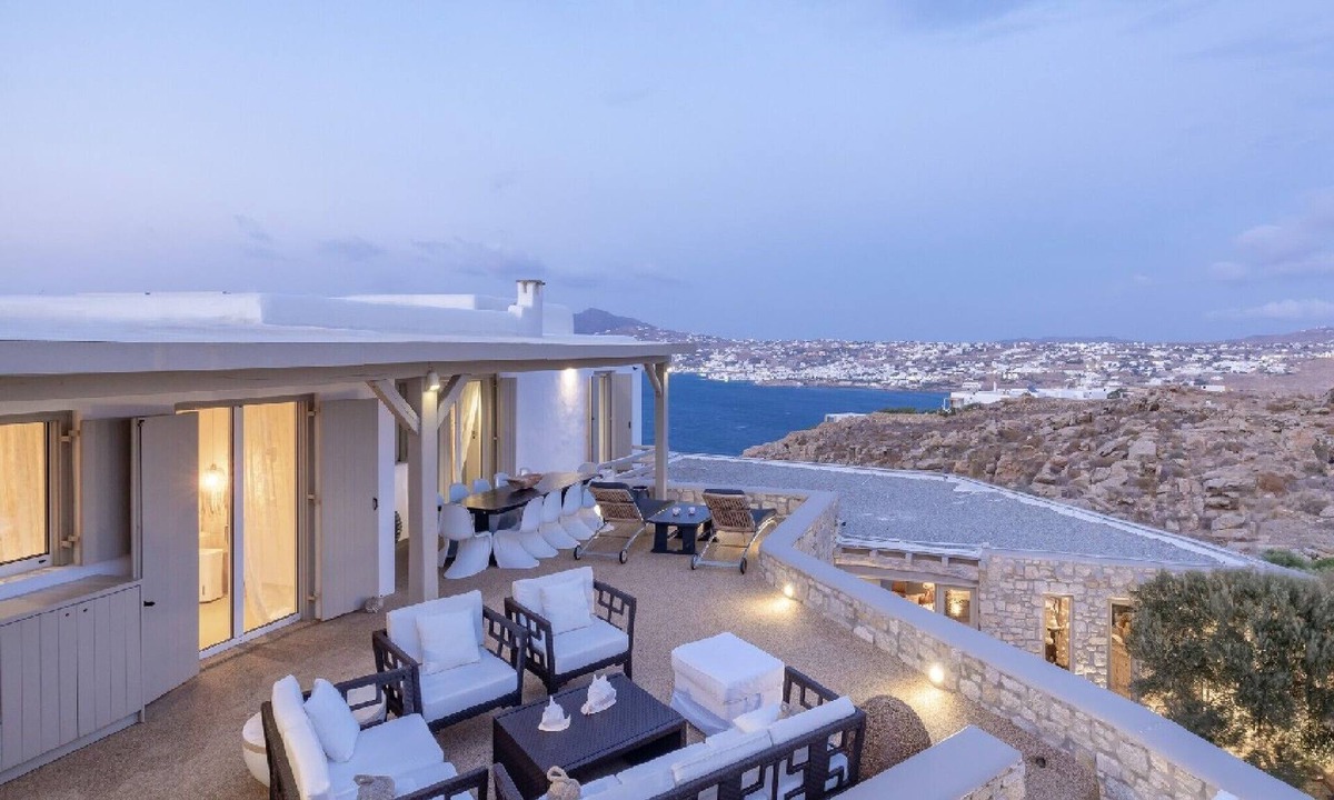 Kanalia Villa | Luxury Mykonos Villa | Villa Amadora | Breathtaking Views of Mykonos Town