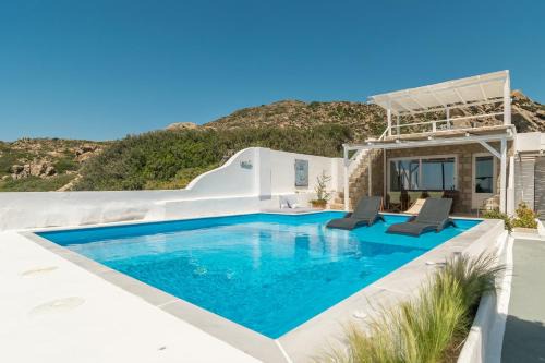 Milos Villa | Luxury Rooftop Villa with Private Pool in Milos, 3 Bedrooms